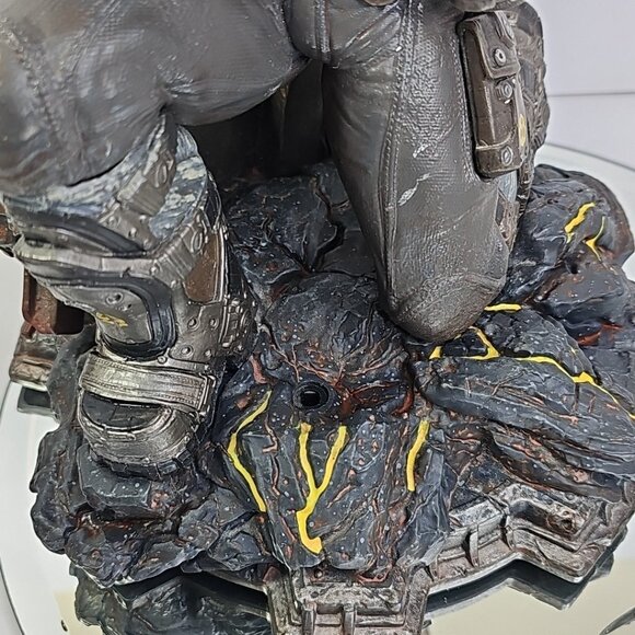 Triforce Gears of War 3 Collector Edition Marcus Fenix Statue No Gun Some Damage - Picture 10 of 16